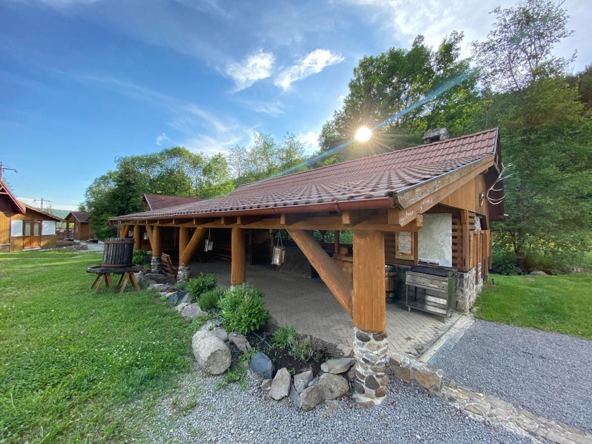 Gyopar Wooden Houses Извоаре Экстерьер фото