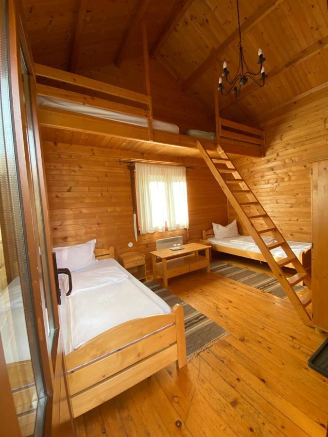 Gyopar Wooden Houses Извоаре Экстерьер фото